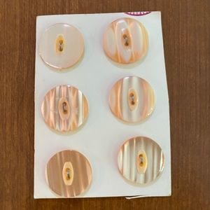 Vintage peach shell like plastic buttons🔮🪩🔱